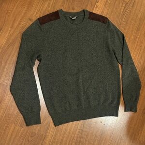 Amicale Cashmere Forest Green Crewneck Sweater with Brown Shoulder Patches